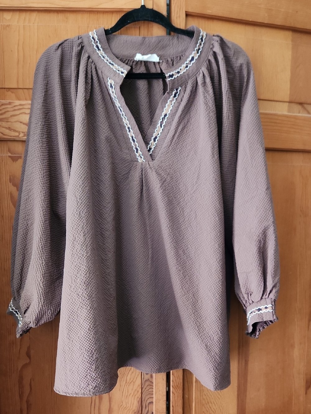Umgee V-Neck Peasant Top